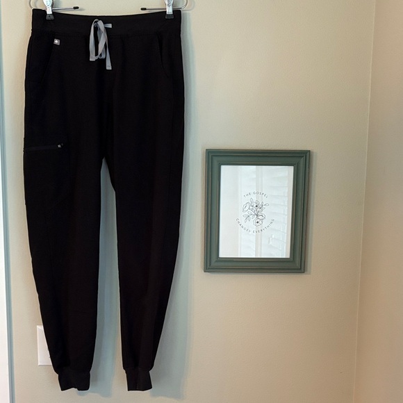 Women’s FIGS Black Joggers - Picture 1 of 1